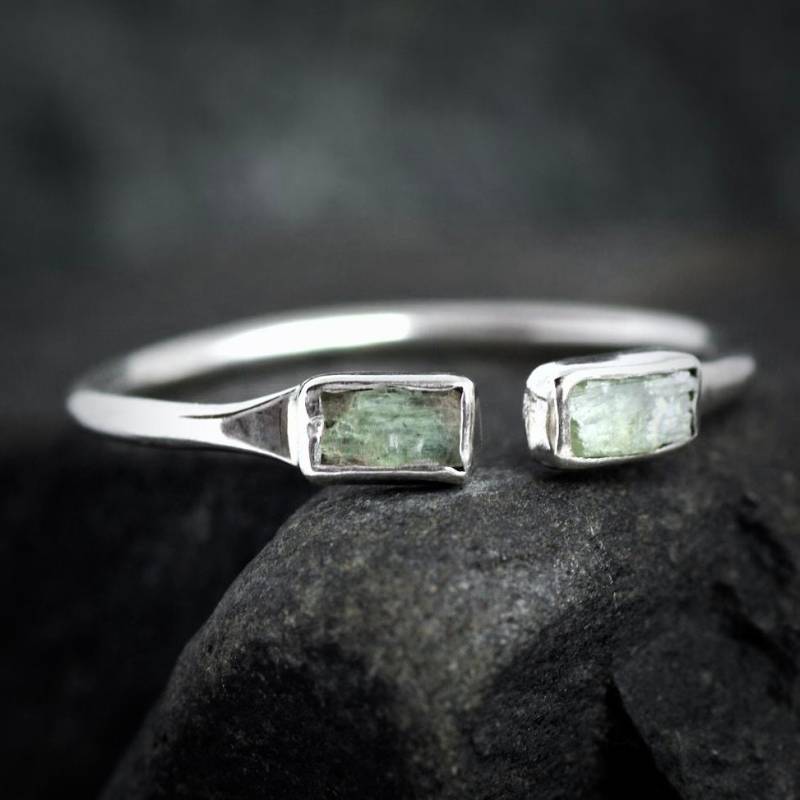 Verstellbarer Grüner Kyanit Ring. Vergoldete Grüner Edelstein Unikate Roher Rauer Ehering von eMerakiStudio