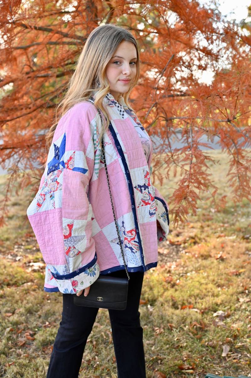 Trendige Antik Vintage Made Fresh Etc Steppjacke Pink Navy Himbeer Denim Upcycled Only-One Star Quilt Trendige Antik Vintage Made Fresh Etc Steppjacke Pink Navy Himbeer Denim Upcycled Only-One Star Quilt von eTcvintagemadefresh