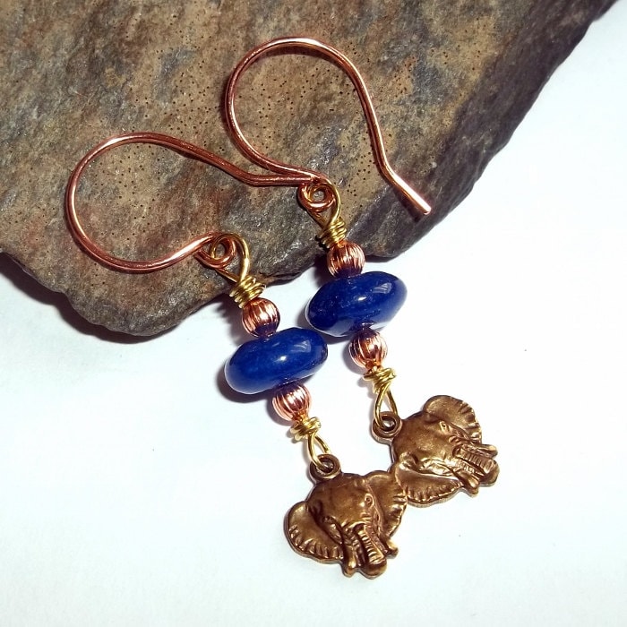 Blaue Jade Edelstein Elefant Charm Ohrringe Earthegy #94 von earthegy