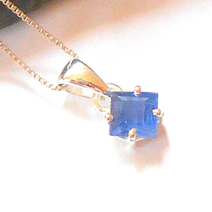 Facettierte Kyanit Sterlingsilber Halskette Erdfarben #695 Facettierte Kyanit Sterlingsilber Halskette Erdfarben #695 von earthegy