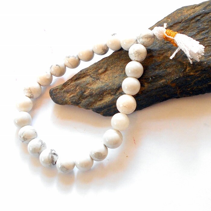 Howlith Mala Power Armband Erdgemacht #1531 von earthegy