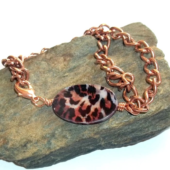 Leopard Perlmutt Edelstein Energie Armband Verstellbar Kupfer #260 von earthegy