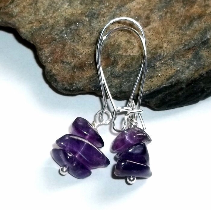 Lila Amethyst Chip Edelstein Ohrringe Silber Baumeln Tropfen Februar Birthstone #821 Lila Amethyst Chip Edelstein Ohrringe Silber Baumeln Tropfen Februar Birthstone #821 von earthegy