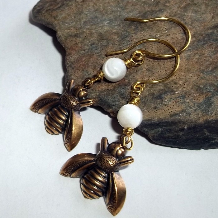 Mutter Der Perlen Bumblebee Edelstein Ohrringe Earthegy Draht Gewickelt von earthegy