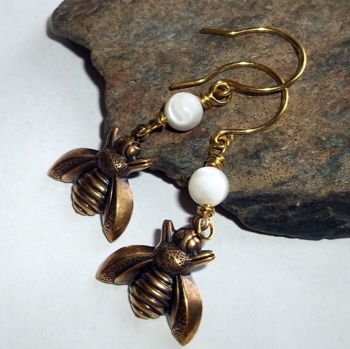 Mutter Der Perlen Bumblebee Edelstein Ohrringe Earthegy Draht Gewickelt Mutter Der Perlen Bumblebee Edelstein Ohrringe Earthegy Draht Gewickelt von earthegy