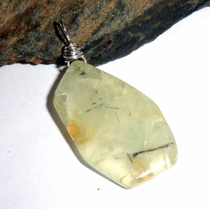 Prehnit Scheibe Sterlingsilber Anhänger Earthegy #2180 von earthegy