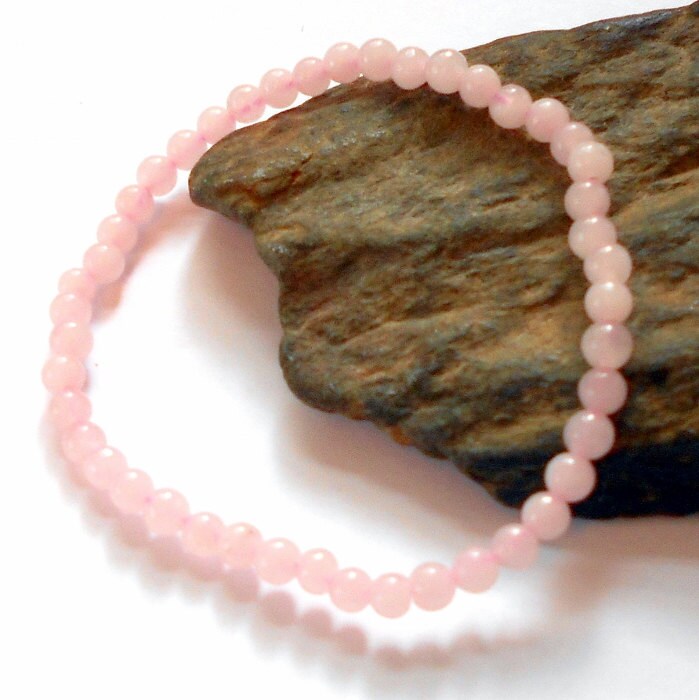 Rosenquarz Stretch Armband Verstellbar Mini Pink Erdig #2146 von earthegy
