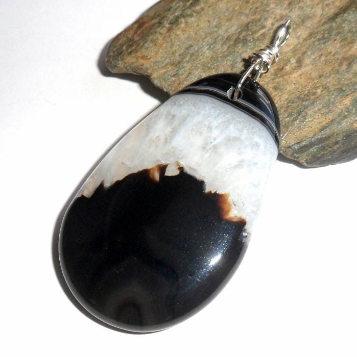 Schwarz Und Weiß Achat Anhänger 2 Earthegy #2337 Schwarz Und Weiß Achat Anhänger 2 Earthegy #2337 von earthegy