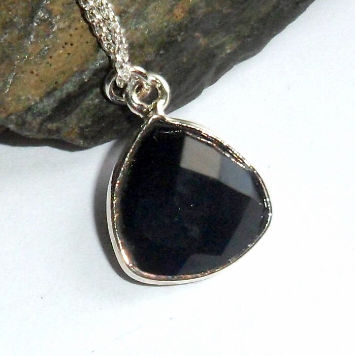 Schwarze Onyx Sterling Silber Halskette Edelstein Energie Ohrarbeit #1947 Schwarze Onyx Sterling Silber Halskette Edelstein Energie Ohrarbeit #1947 von earthegy