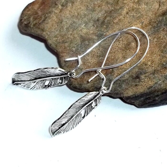 Silber Charm Feder-Ohrringe Earthegy von earthegy