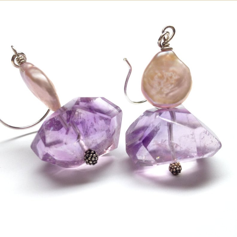 Chunky Amethyst Edelstein Ohrringe Mit Münze Perlen Bold Big Februar Birthstone Chunky Amethyst Edelstein Ohrringe Mit Münze Perlen Bold Big Februar Birthstone von earthgemdesign