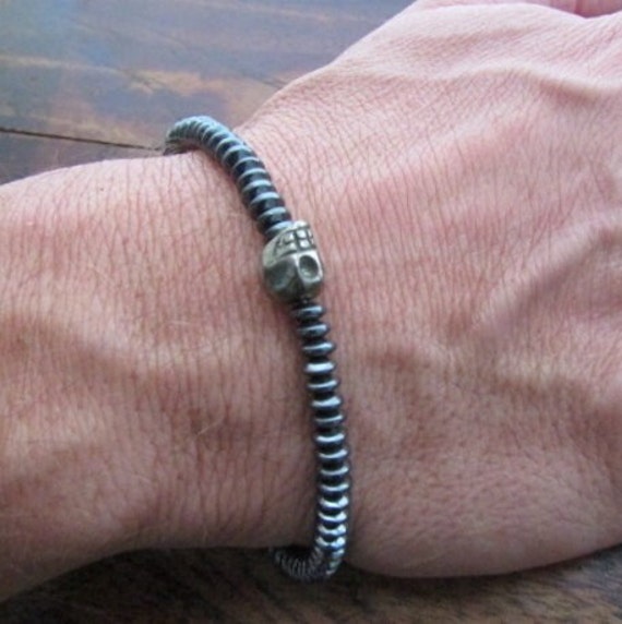 Herren Schädel Armband, Schmuck, Hämatit Männer Geschenk, Goth Armbänder Für Männer, Schmuck Herren Schädel Armband, Schmuck, Hämatit Männer Geschenk, Goth Armbänder Für Männer, Schmuck von earthwatersol