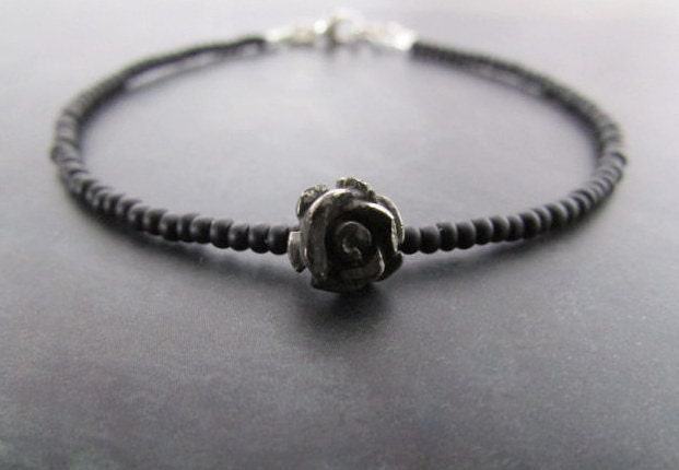 Rose Armband Frauen, Charm, Blume Perlenarmband, Silber Armband, Blumenschmuck, Stack Geschenk Für Sie Rose Armband Frauen, Charm, Blume Perlenarmband, Silber Armband, Blumenschmuck, Stack Geschenk Für Sie von earthwatersol