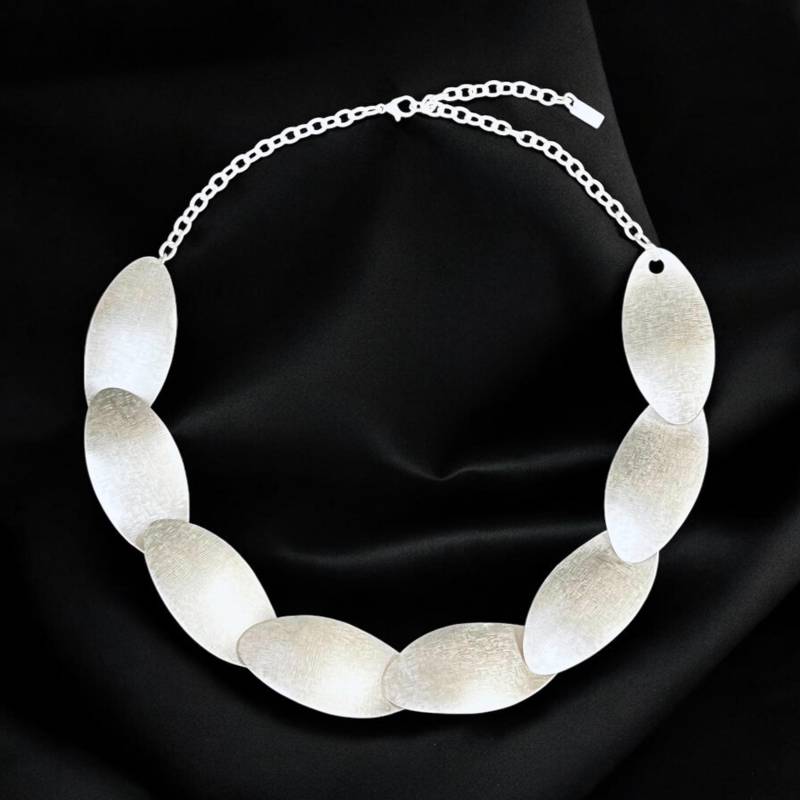 Ebbe Und Flut Collier Welle Matt Versilbert Ebbe Und Flut Collier Welle Matt Versilbert von ebbeundflut