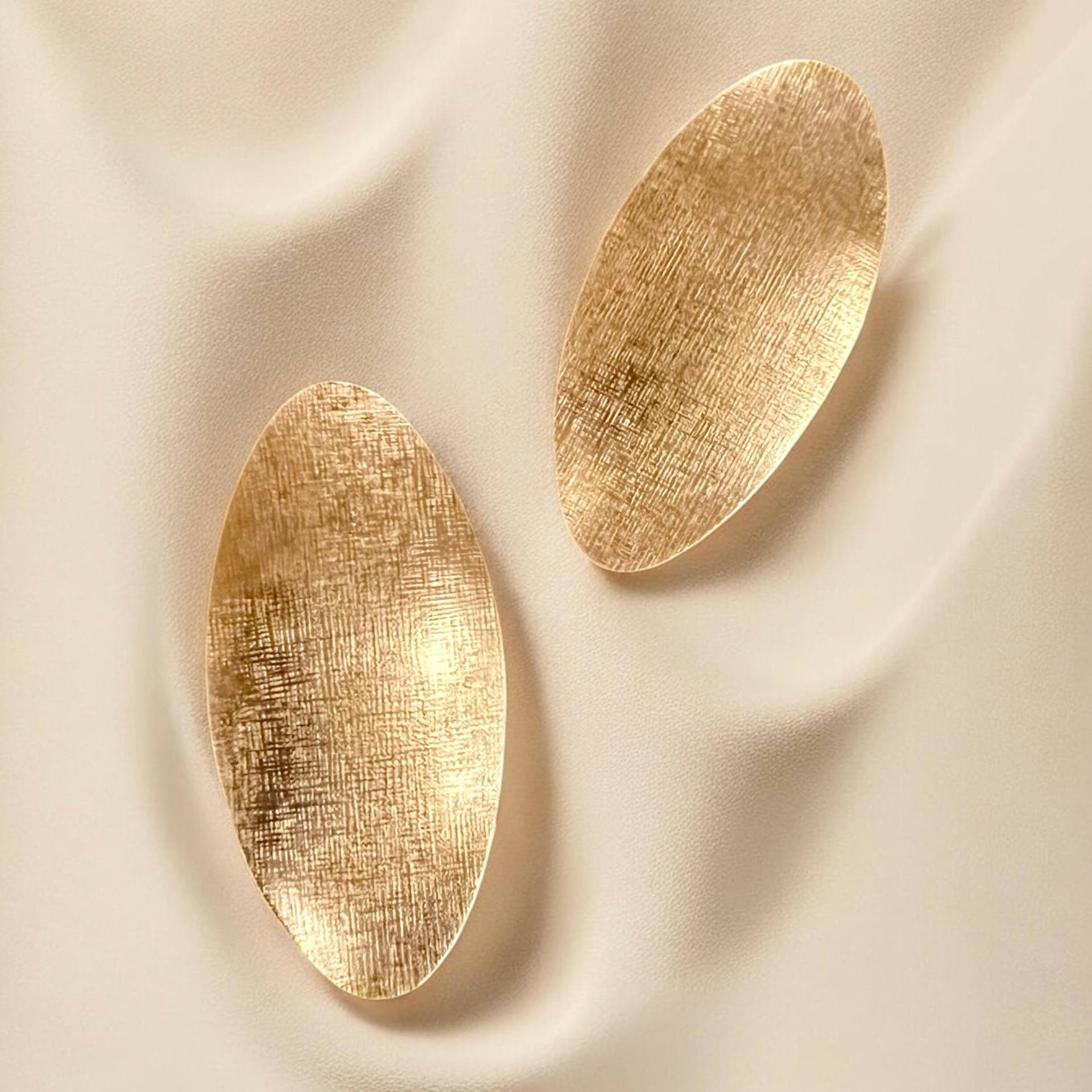 Ebbe Und Flut Ohrstecker Welle 22K Matt Vergoldet - Große Ohrringe Gold, Statement Ebbe Und Flut Ohrstecker Welle 22K Matt Vergoldet - Große Ohrringe Gold, Statement von ebbeundflut