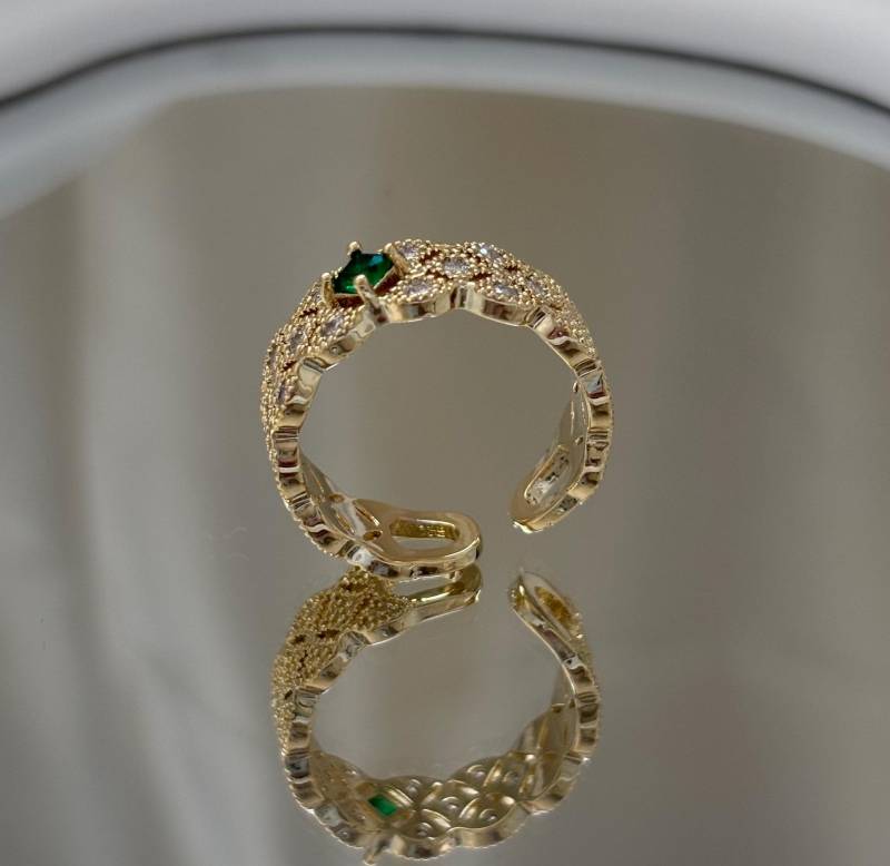 14 Karat Vergoldeter Verstellbarer Ring Mit Grünem Zirkon-stein - Eleganter Schmuck Für Damen 14 Karat Vergoldeter Verstellbarer Ring Mit Grünem Zirkon-stein - Eleganter Schmuck Für Damen von ebisa