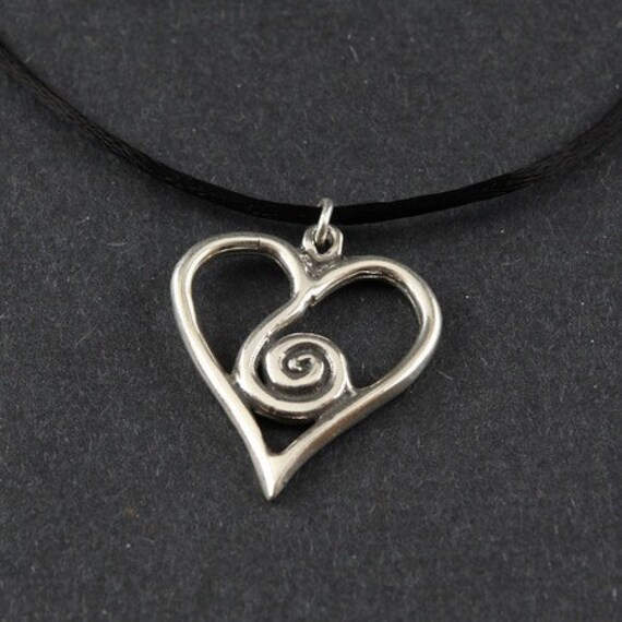Spirit Heart/Spiral Heart Sterling Silber Halskette An Box-Kette Oder Schwarz Satin Kordel von echoandwild