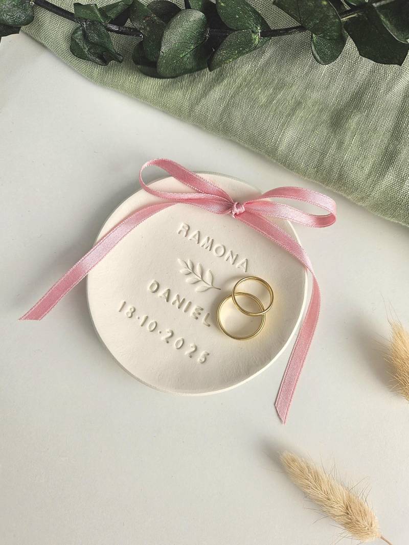 Ringschale Hochzeit Mit Zweig/Personalisierbar Namen Und Datum Personalisiertes Hochzeitsgeschenk Ringkissen Alternative Ringschale Hochzeit Mit Zweig/Personalisierbar Namen Und Datum Personalisiertes Hochzeitsgeschenk Ringkissen Alternative von echteinfach