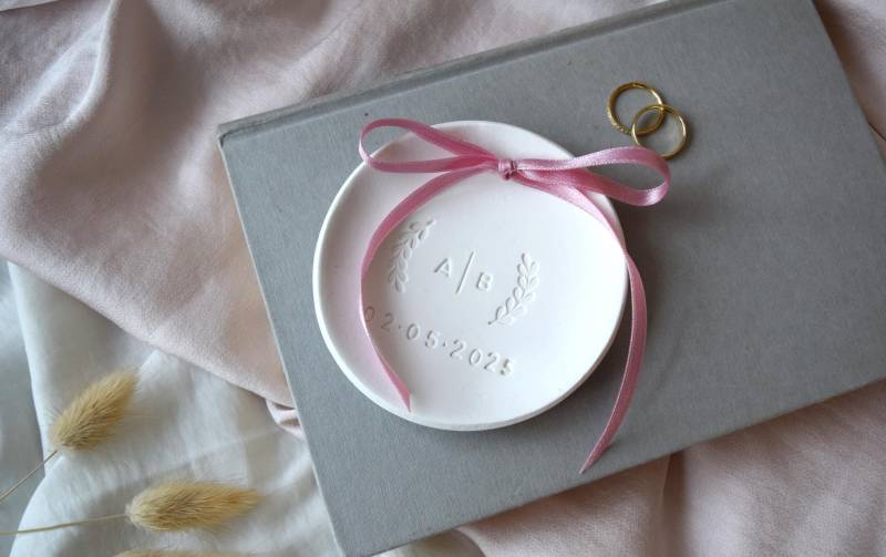 Ringschale Hochzeit Mit Zweigen/Personalisierbar Initialen Und Datum Inkl. Satinband Personalisiertes Hochzeitsgeschenk von echteinfach