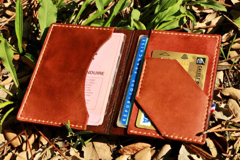 Blatthalter Aus Leder Blatthalter Aus Leder von eddyleather40