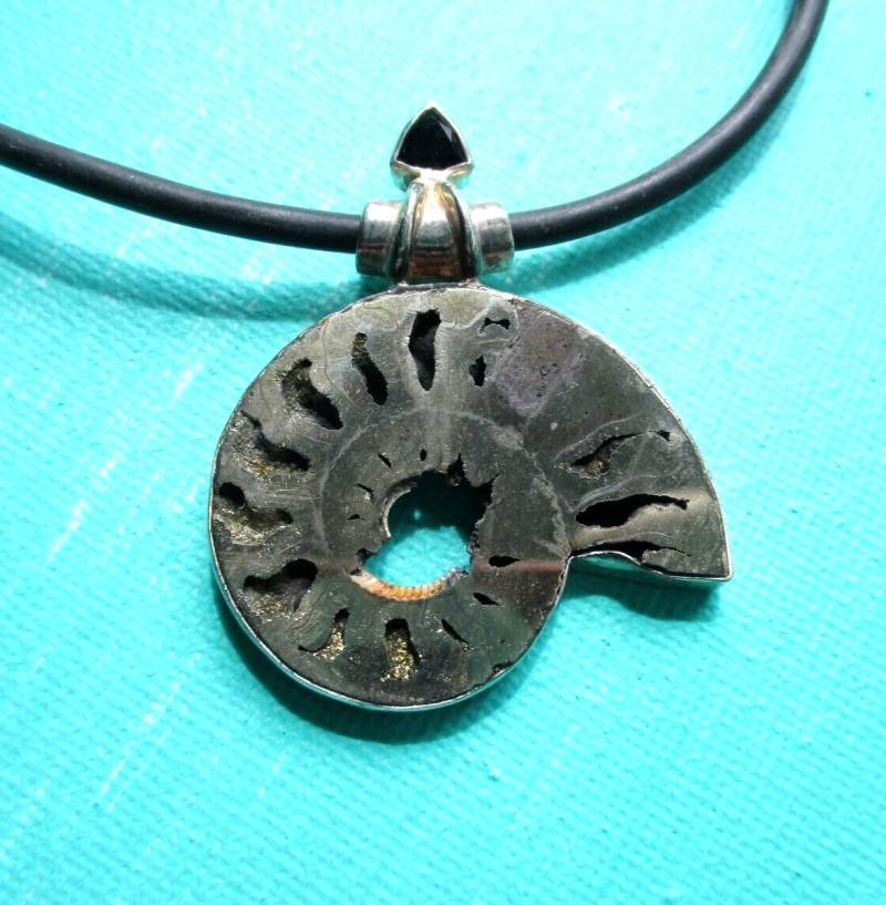 Wunderschöner Ausgefallener-Anhänger 925Er Silber-Fossil-Ammonit Designerschmuck - An Lederband 52 cm Patentverschluss von edeldesign