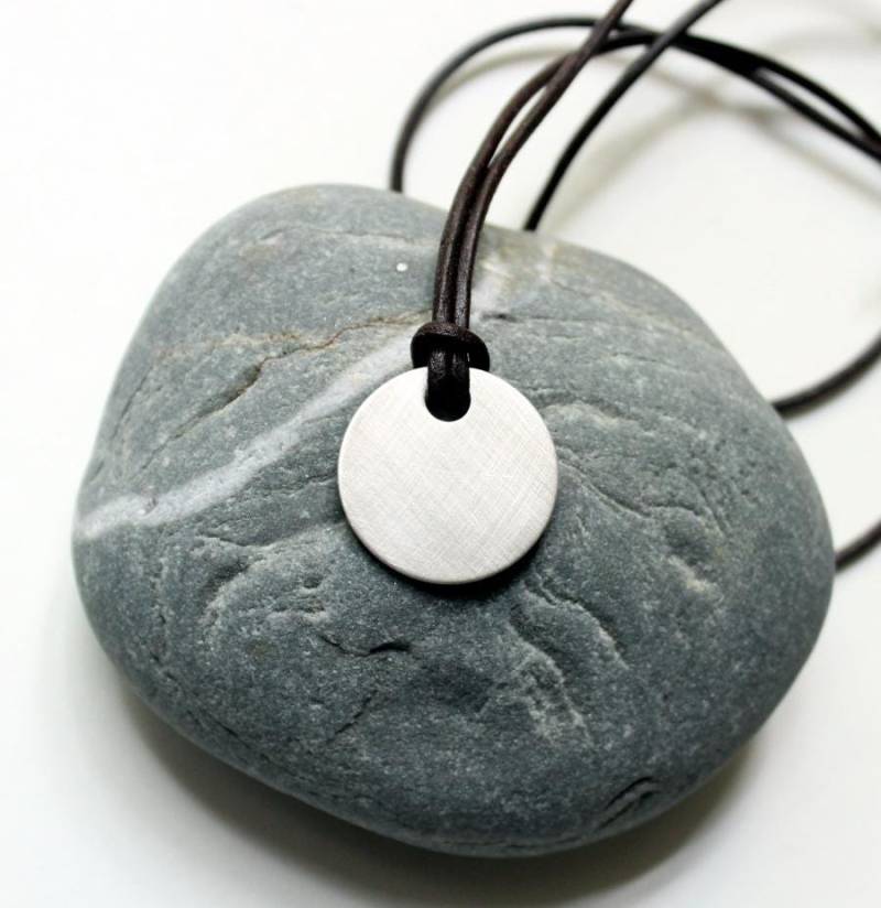 Braune Lederkordel Mit 925 Silber Diskus Anhänger 23mm Gebürstet Dot Scheibe Platte Verstellbar Schönes Geschenk Surfer Strand Unisex Fein von edelfeinES