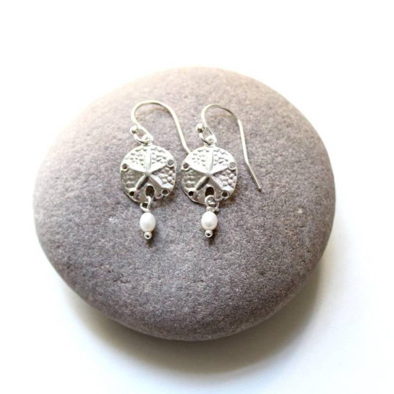 925 Silber Ohrringe Mit Seeigel Anhänger 12mm Und Süßwasserperle Strand Feeling Maritim Ozean Urlaub Strand Reise Glück Sanddollar Boho Fein von edelfeinES