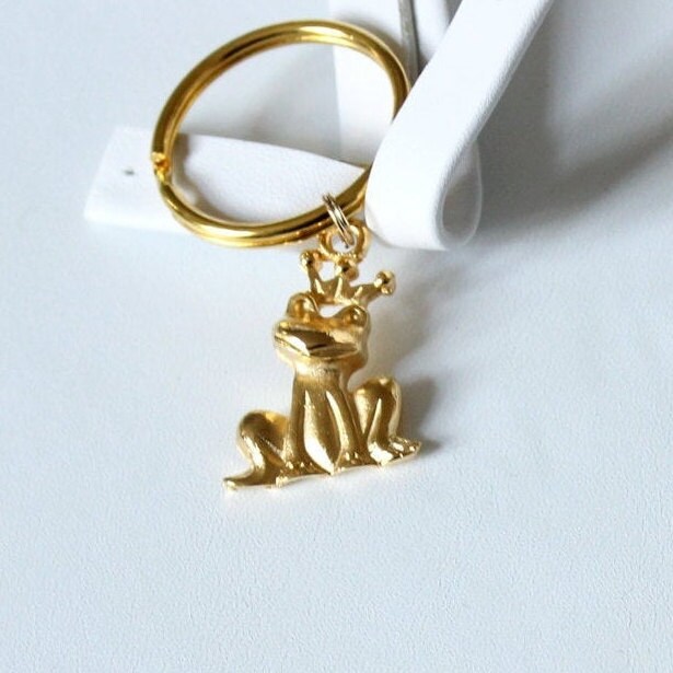 Schlüsselanhänger Mit Vergoldetem Frosch Anhänger 29mm Froschkönig Glück Wunsch Freude Freundschaft Märchen Liebe Geschenk Unisex König Fein von edelfeinES