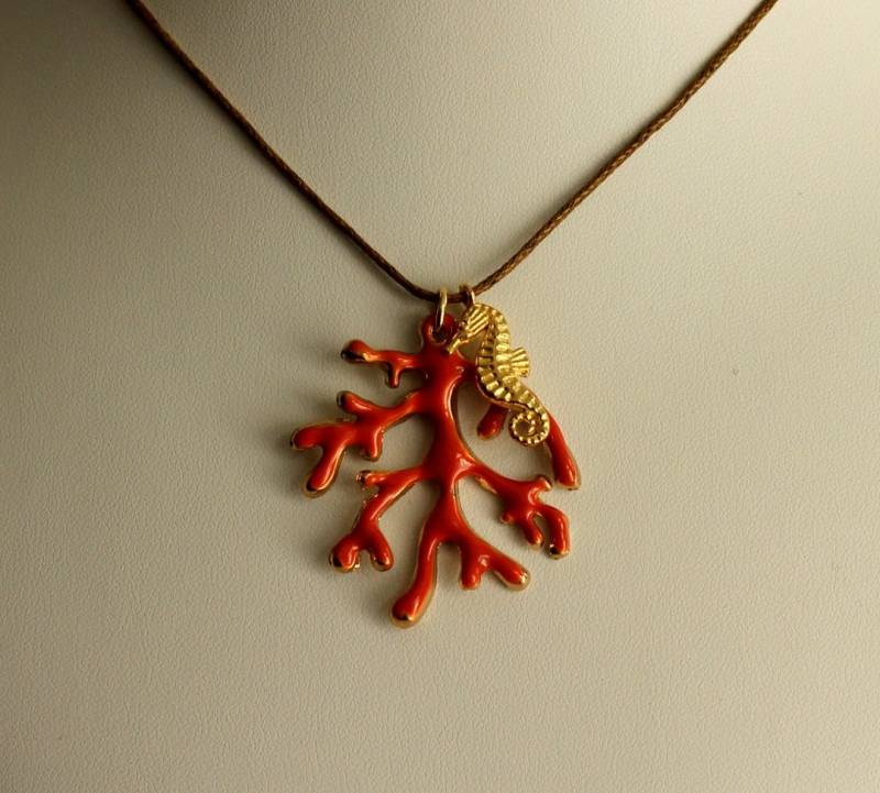 Schmuck Kordel Mit Emailliertem Korallen Anhänger Und Goldenem Seepferd Blue Lagune Maritim Strand Ozean Reise Schönes Geschenk Boho Fein von edelfeinES