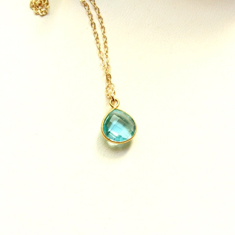 Zarte 14K Gold Filled Kette Mit Hell Blauem Quarz Anhänger 10mm in Tropfen Form Aqua Love Boho Maritim Strand Ozean Geschenk Liebe Fein von edelfeinES