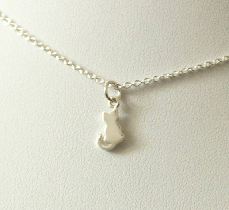 Zarte 925 Silber Kette Mit Kleiner Katze Und Ball Anhänger Aus Kitty Silhouette 10mm Kätzchen Haustier Schönes Geschenk Fein von edelfeinES