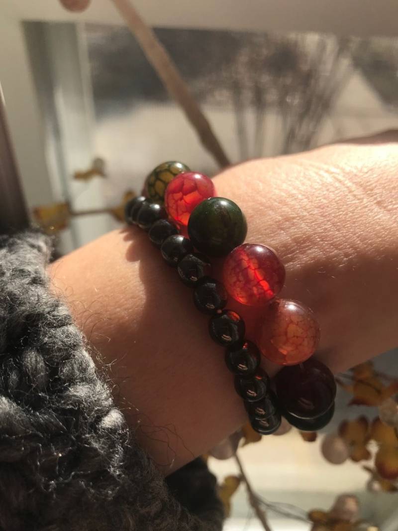 Wunderschönes Mehrfarbiges Achat Stretch Armband, Schutzsteine, Grün, Weinrot von edolena