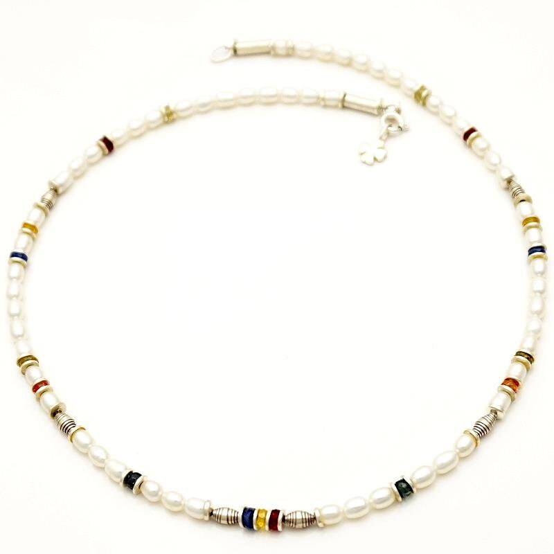 Edelsteinkette Mit Süßwasserperlen Und Saphiren von eigenArtOnline