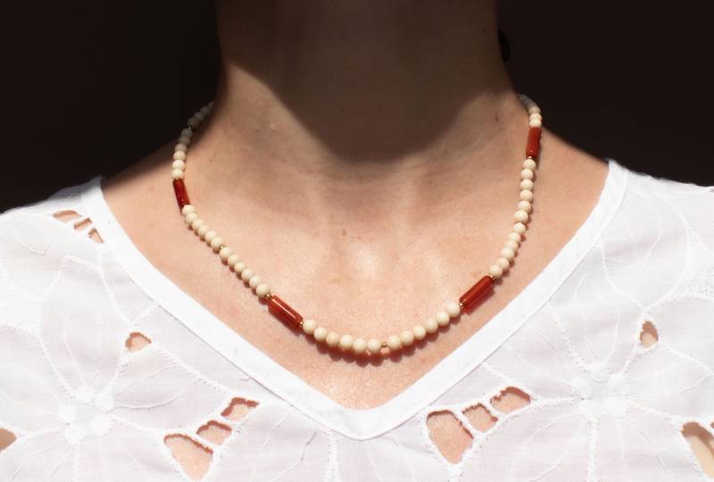 Halskette Aus Rotem Achat- Und Fossilsteinen - Boho Damenkette Mit 18K Vergoldetem Verschluss, Handmade Von Eilenna von eilennaShop