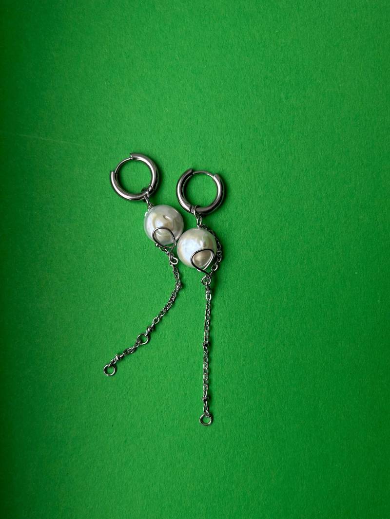 Handmade Stainless Steel Freshwater Pearl Hoop Earring Long Cuban Link Chain Christmas Present Pearlsberlin Einlicht Jewelry von einLichtjewelry