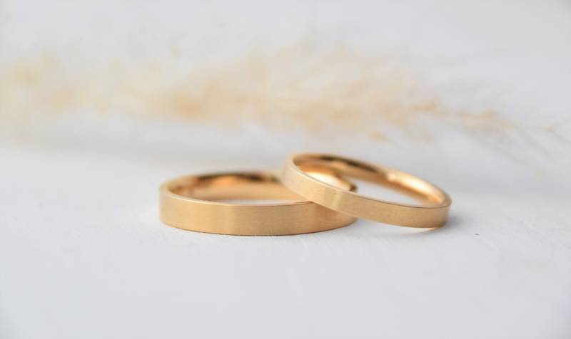 Eheringe Aus Recyceltem Gold, Vintage Trauringe Kantig, Be_Mine von einzigartigerSchmuck