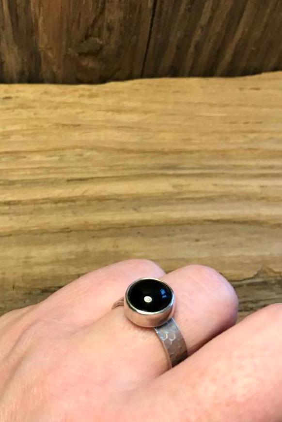 925Er Silber Ring Gehämmert Mit Onyx Cabochon Vintage Modernist 1960Er von einzigartigschoenes