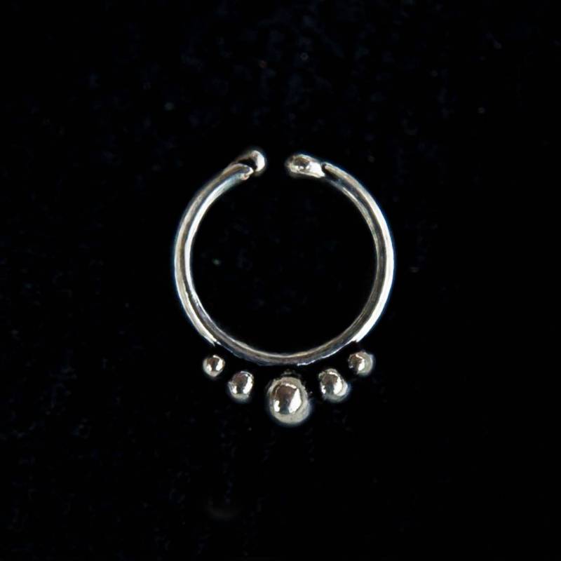 Gepunkteter Septum Ring Boho Nasenring Gepunkteter Septum Ring Boho Nasenring von ekekocrafts