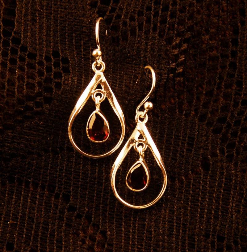 sterling Silber Teardrop Granat Ohrringe Einfache Baumeln Tropfen von ekekocrafts
