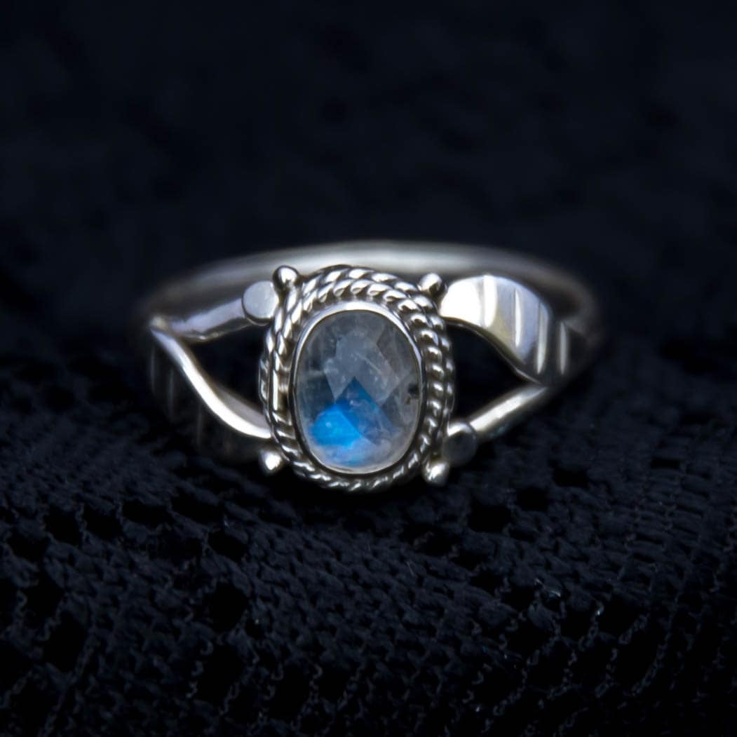 sterling Silber Mondstein Ring Blatt Detail, Boho Schmuck von ekekocrafts