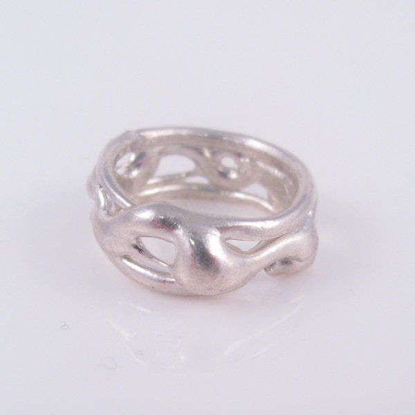 Abstrakter Rankenring Aus Sterlingsilber, Größe 5 Abstrakter Rankenring Aus Sterlingsilber, Größe 5 von eklinedesigns