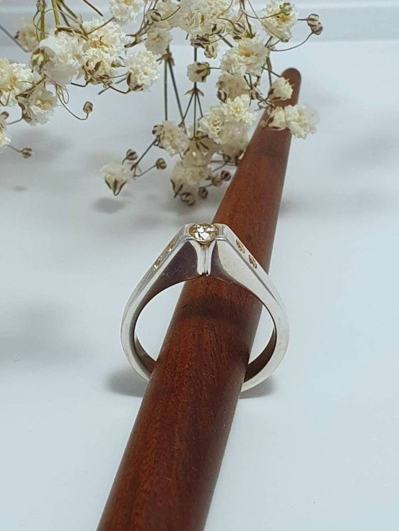 Silberring Mit Champagner-Zirkonia, Handgefertigter 925 Sterling Silber Ring Floralen Details von ekschmuckdesign