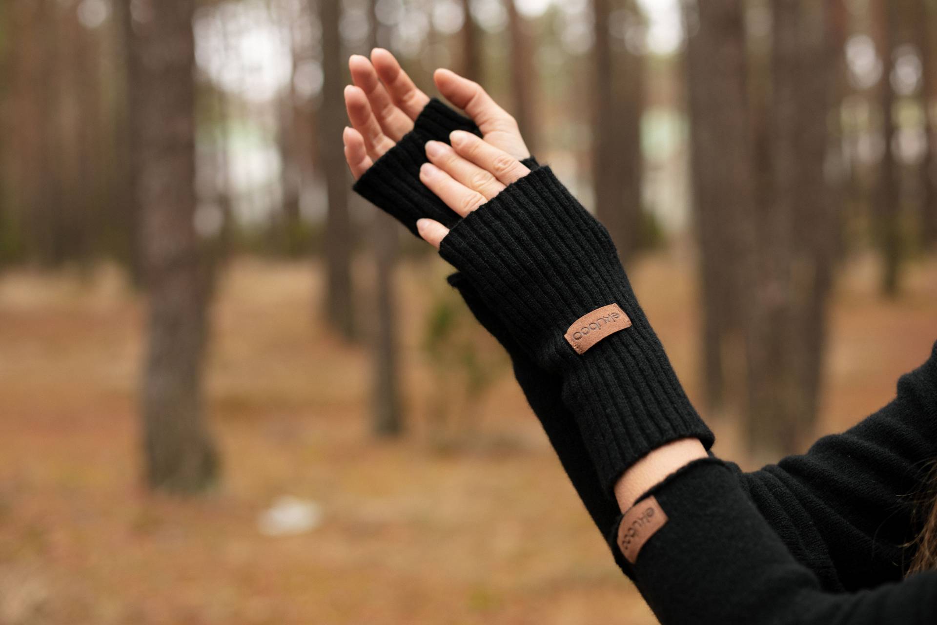 Schwarze Fingerlose Handschuhe Aus 100% Kaschmir Für Frauen von ekuboo