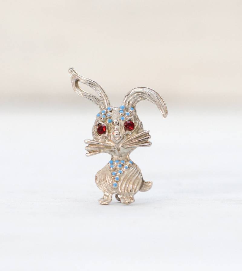 Kleine Hase Versilbert Pin in Messing-Clip Kleine Hase Versilbert Pin in Messing-Clip von elOlvido