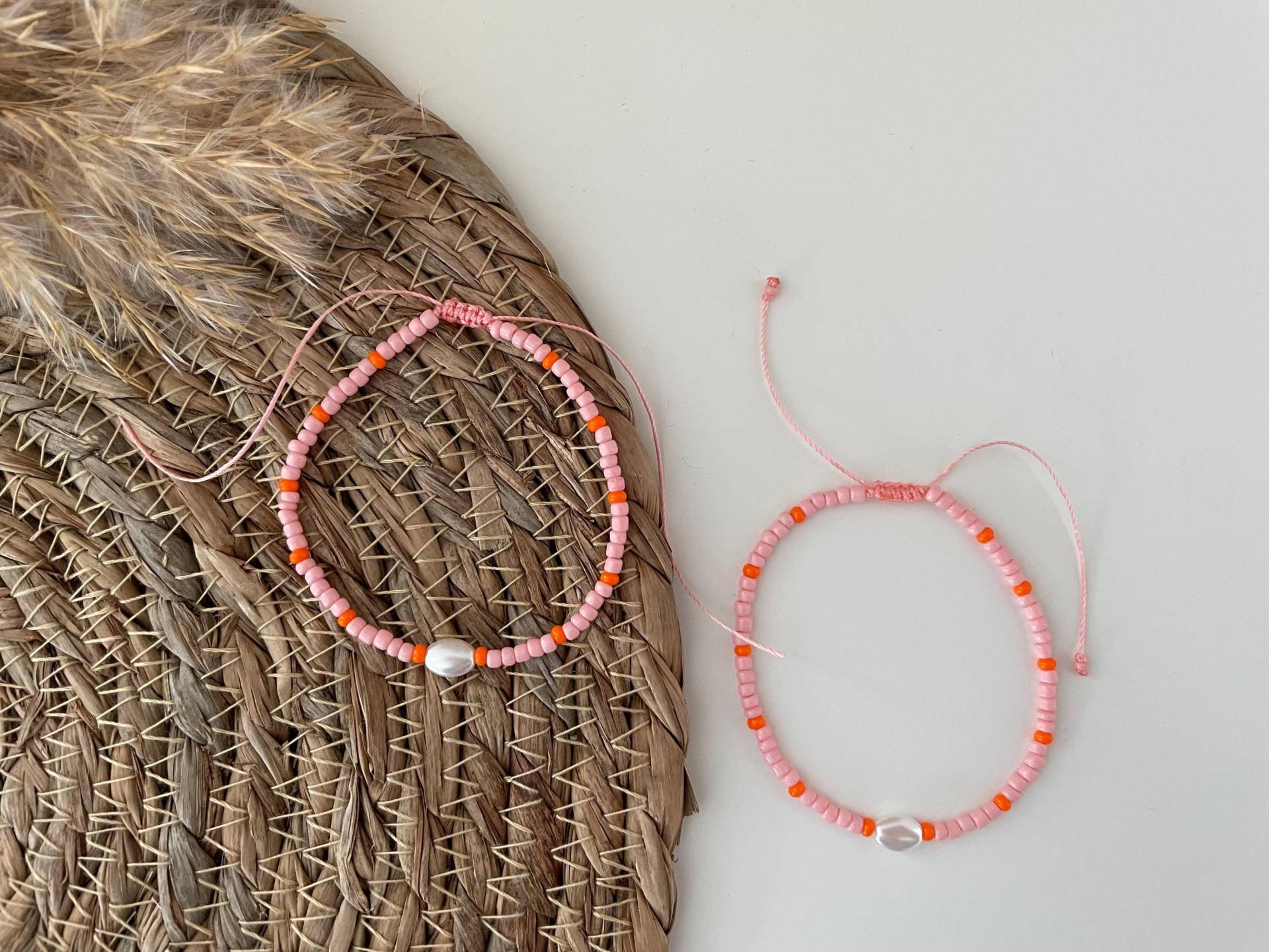 Perlenarmband Armband Schmuck Rosa/Orange Makrameearmband Perlenarmband Armband Schmuck Rosa/Orange Makrameearmband von elbtueddel