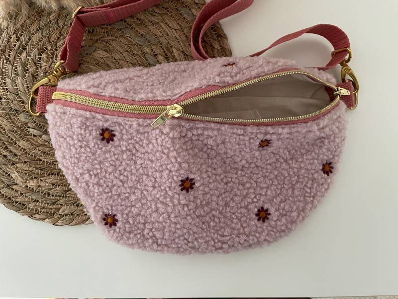 Rundliche Bauchtasche Hipbag Crossbag Gürteltasche Teddy Rosa Mit Blumen Uni Creme Gold von elbtueddel
