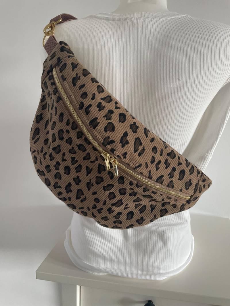 xl Bauchtasche Hipbag Crossbag Gürteltasche Cord Taupe Leo von elbtueddel