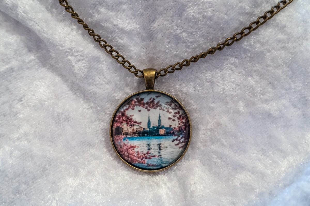 Vintage Bronze Halskette Mit Foto „Hamburg Im Frühling V" # Schmuck Und Fotografie Von Elbvue Vintage Bronze Halskette Mit Foto „Hamburg Im Frühling V" # Schmuck Und Fotografie Von Elbvue von elbvue