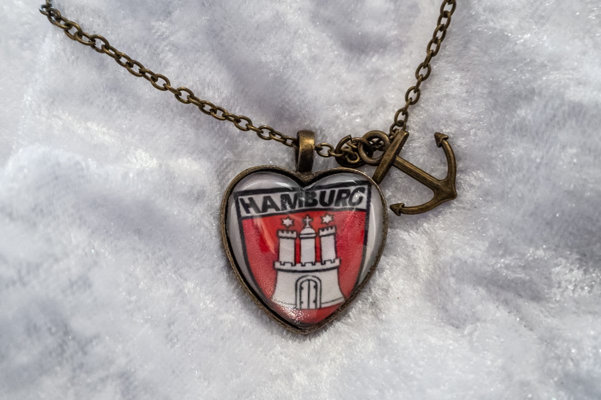 Vintage Bronze Halskette Mit Foto „Maritimes Hamburg - Wappen I" Herzform # Schmuck Und Fotografie Von Elbvue Vintage Bronze Halskette Mit Foto „Maritimes Hamburg - Wappen I" Herzform # Schmuck Und Fotografie Von Elbvue von elbvue