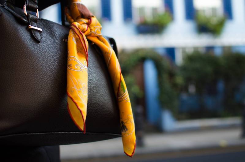 Seidenhalstuch | Geschenk Für Sie Weihnachtsgeschenk Gelb von eldeseodesign